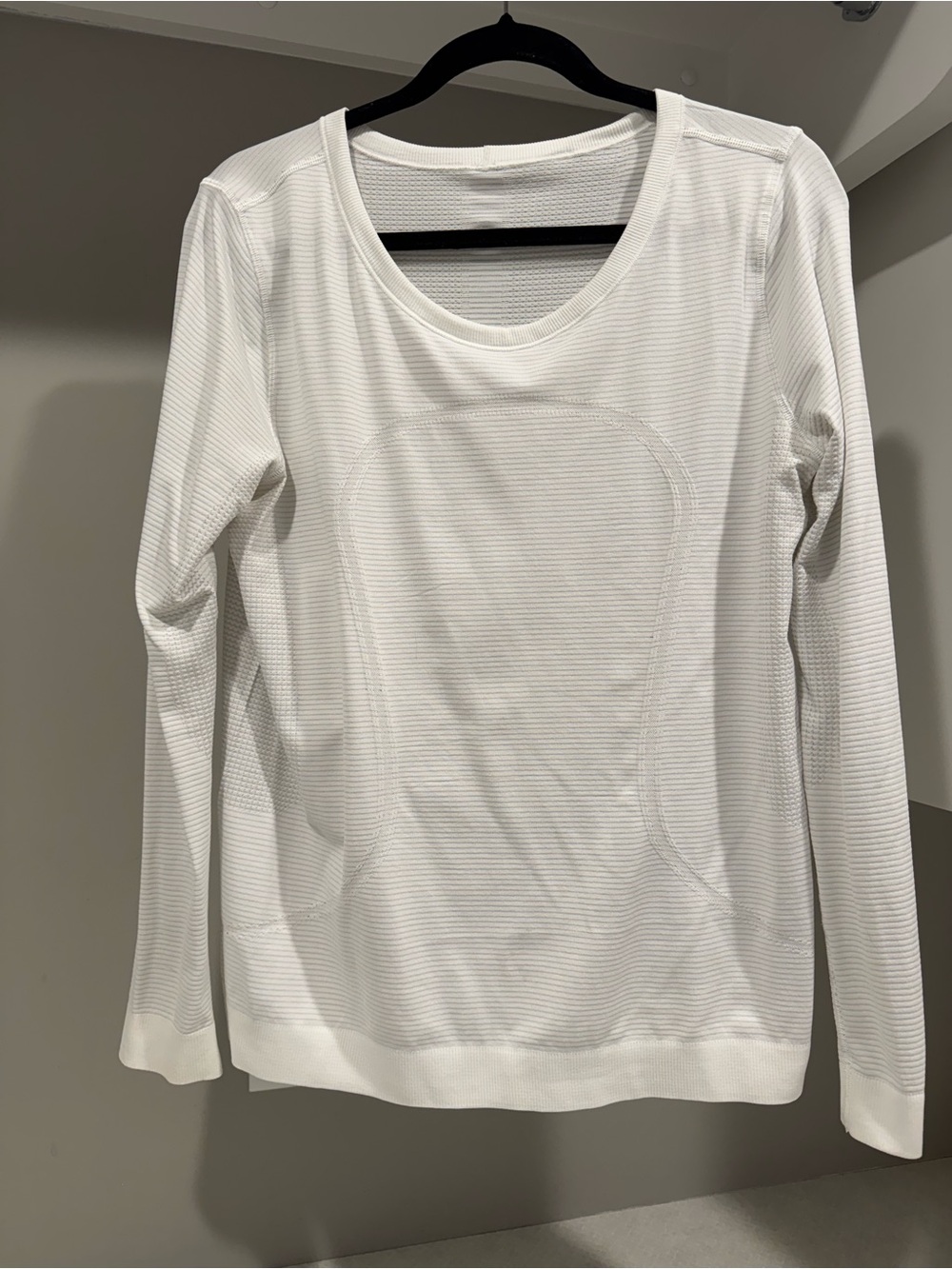 Lululemon Women’s White Long-Sleeve Performance Top